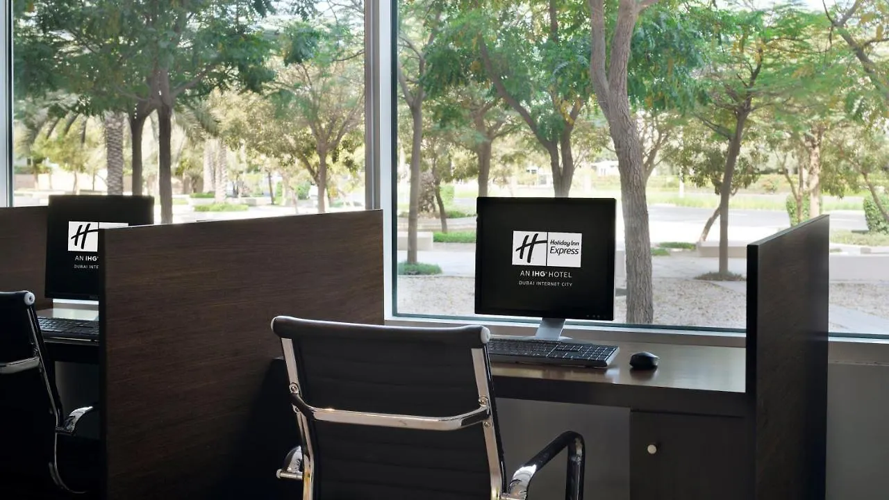 Holiday Inn Express Dubai Internet City By Ihg