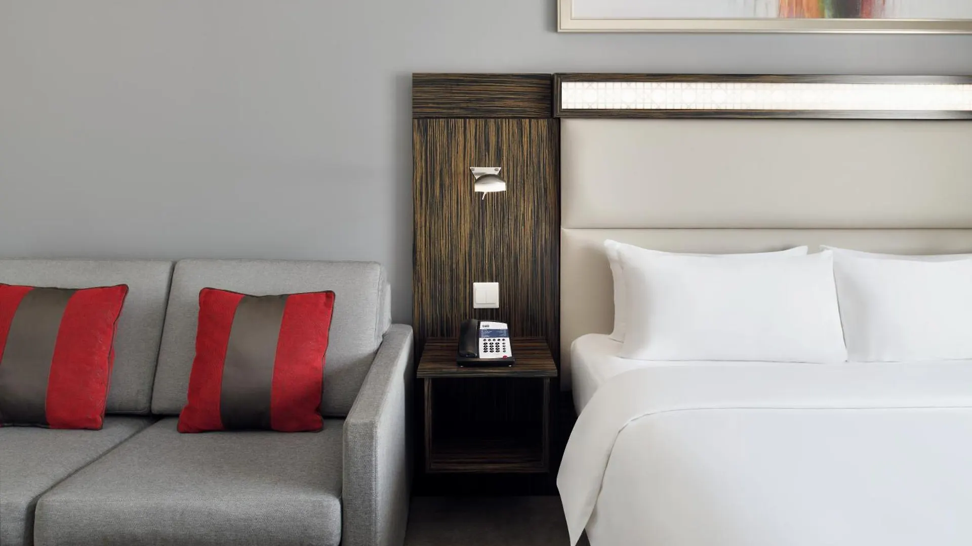 Holiday Inn Express Dubai Internet City By Ihg