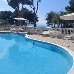 villa-nunziatella-badia.sicilyhotelsitaly.net/