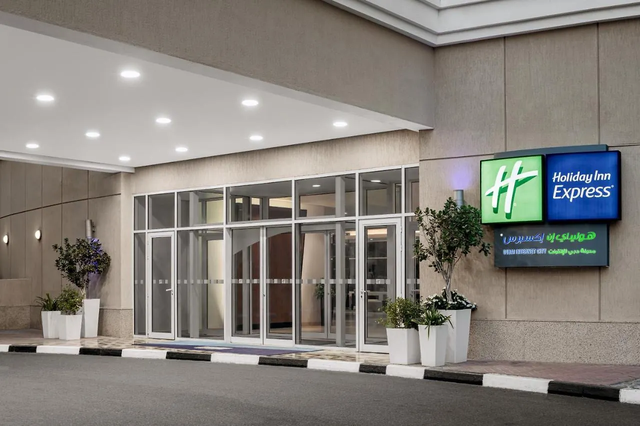 Holiday Inn Express Dubai Internet City By Ihg