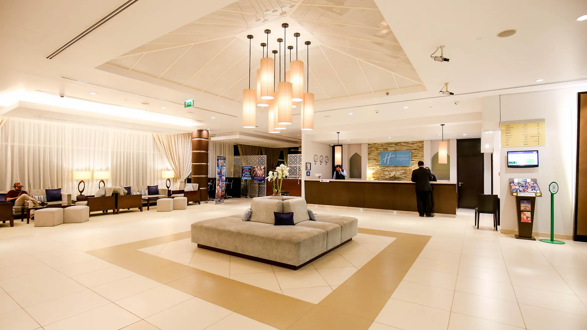 Holiday Inn Express Dubai Internet City By Ihg