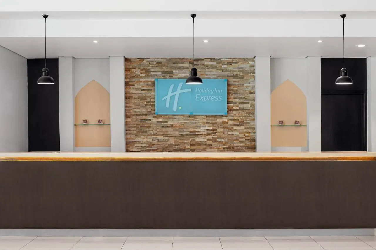 Holiday Inn Express Dubai Internet City By Ihg 3*,