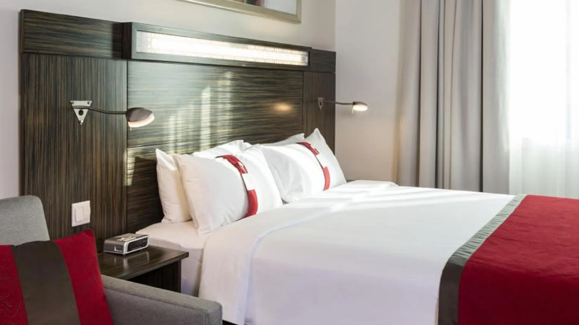 *** Hotel Holiday Inn Express Dubai Internet City By Ihg United Arab Emirates