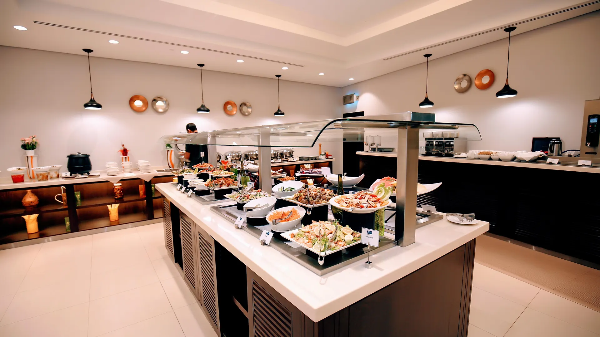 Holiday Inn Express Dubai Internet City By Ihg Hotel