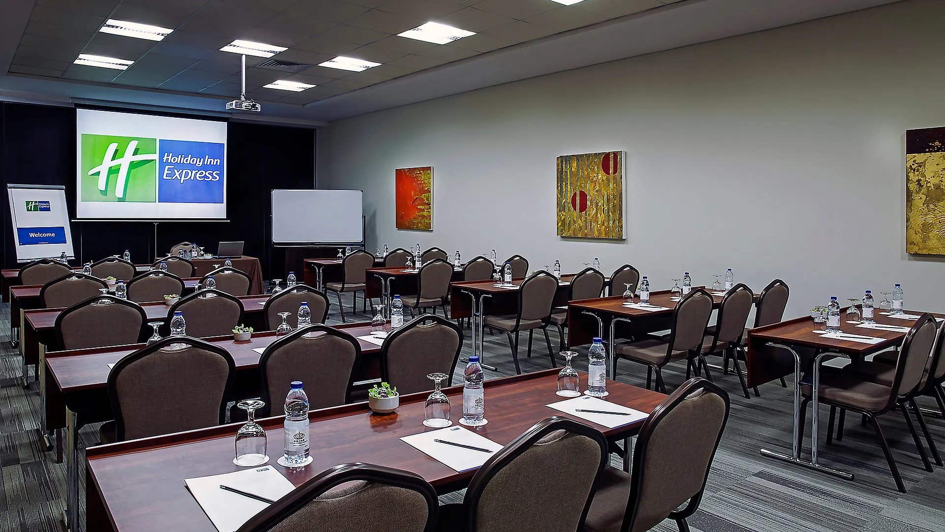 *** Hotel Holiday Inn Express Dubai Internet City By Ihg United Arab Emirates