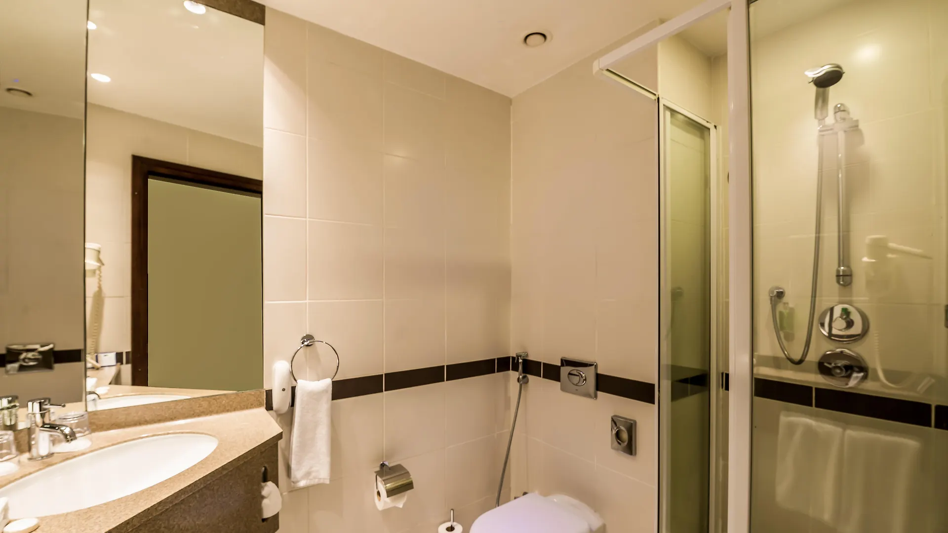 Hotel Holiday Inn Express Dubai Internet City By Ihg
